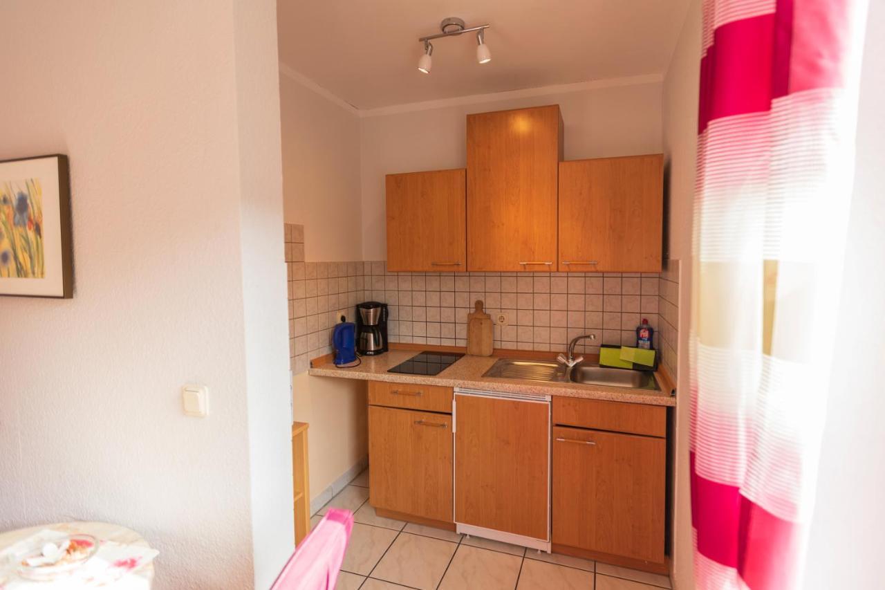 Haus Flora - Ferienwohnungen Кохем Екстериор снимка