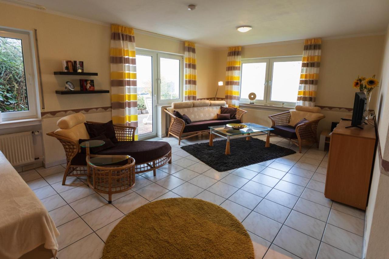 Haus Flora - Ferienwohnungen Кохем Екстериор снимка