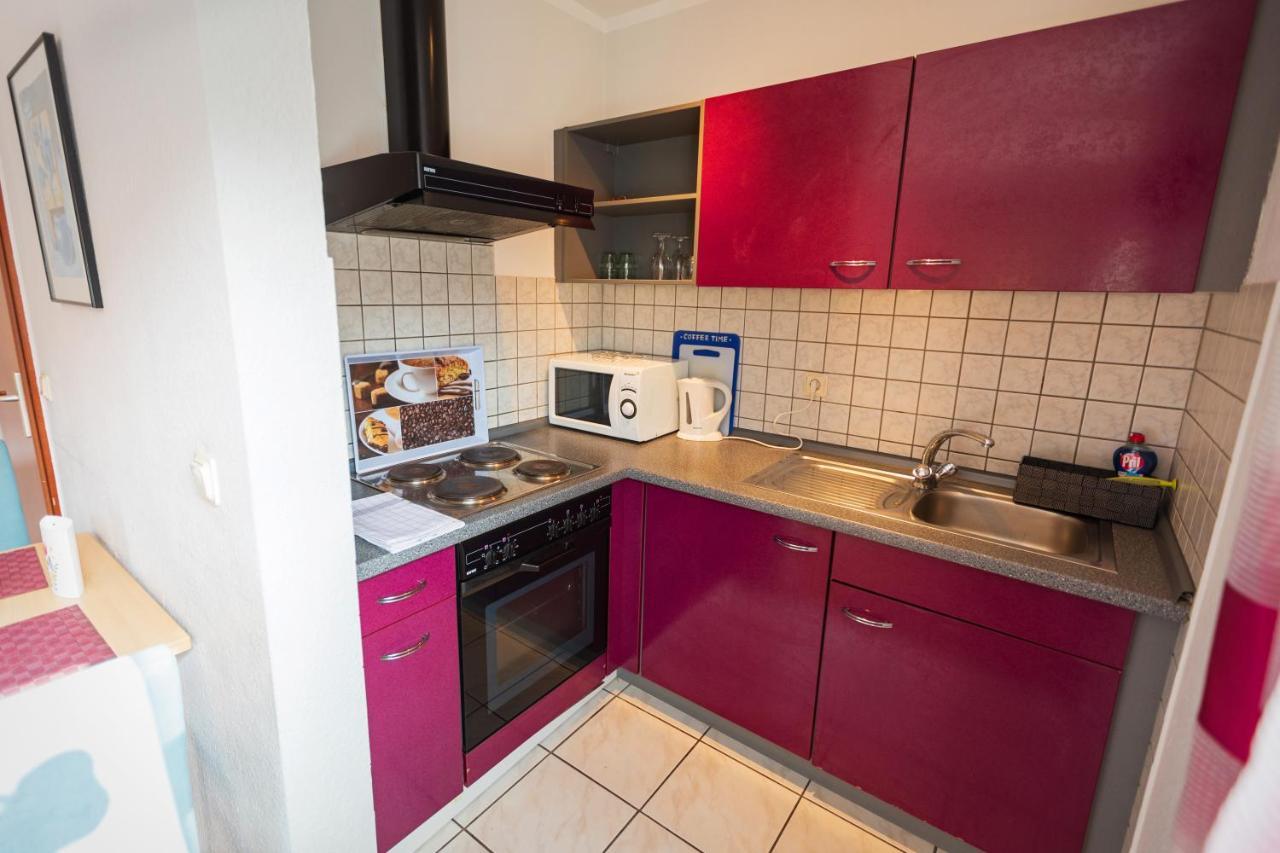 Haus Flora - Ferienwohnungen Кохем Екстериор снимка